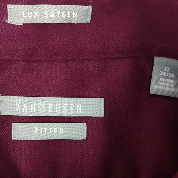 Van Heusen Men's Lux Sateen Fitted Dress Shirt - Picture 2 of 8